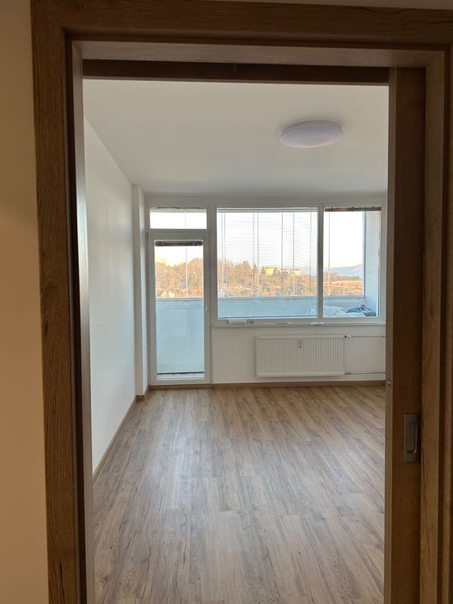 Prenájom bytu 3-izbový 75 m², Hoření, Ústí nad Labem, Ústecký kraj Prenájom bytu 3-izbový 75 m², Hoření, Ústí nad Labem, Ústecký kraj