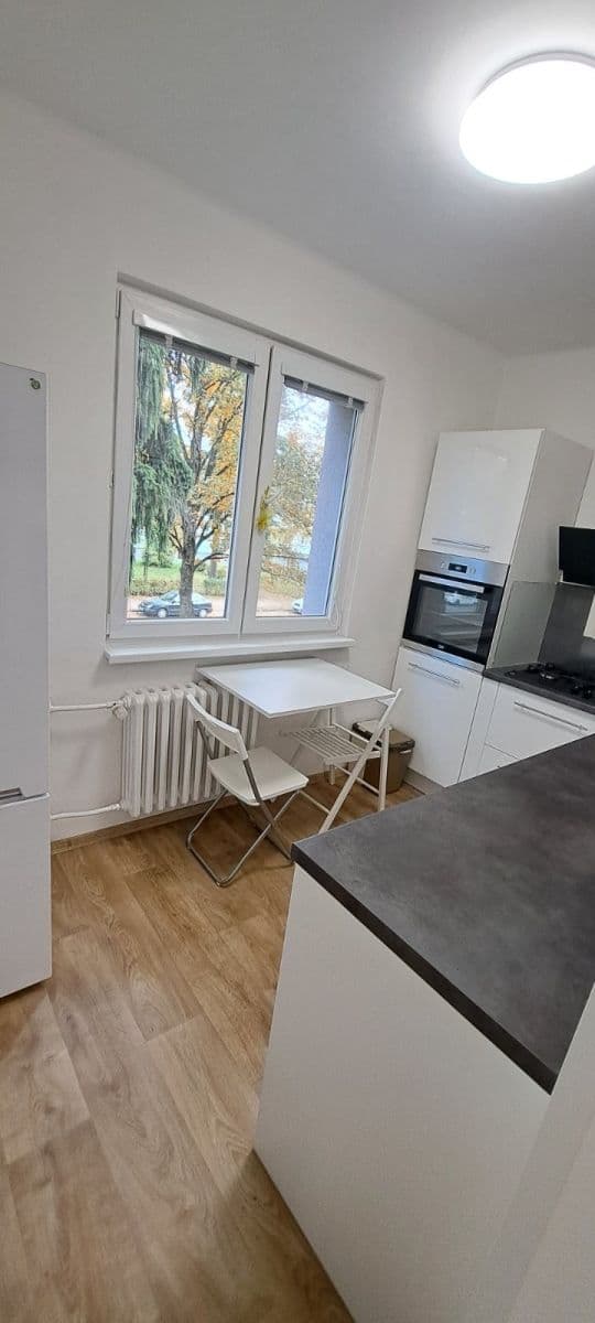 Prenájom bytu 2-izbový 54 m², Ciolkovského, Karviná, Moravskoslezský kraj Prenájom bytu 2-izbový 54 m², Ciolkovského, Karviná, Moravskoslezský kraj