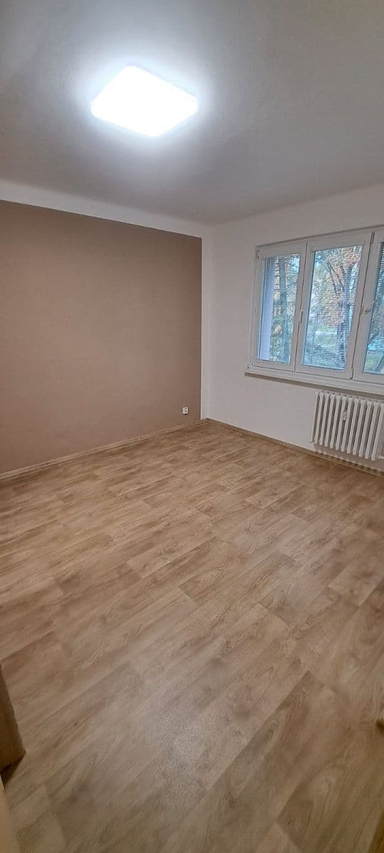 Prenájom bytu 2-izbový 54 m², Ciolkovského, Karviná, Moravskoslezský kraj Prenájom bytu 2-izbový 54 m², Ciolkovského, Karviná, Moravskoslezský kraj