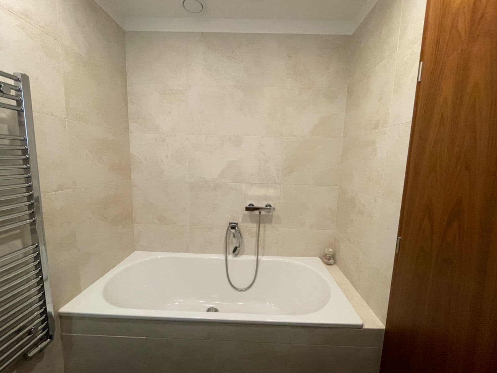 Prenájom bytu 3-izbový 95 m², Na Děkance, Praha, Praha Prenájom bytu 3-izbový 95 m², Na Děkance, Praha, Praha