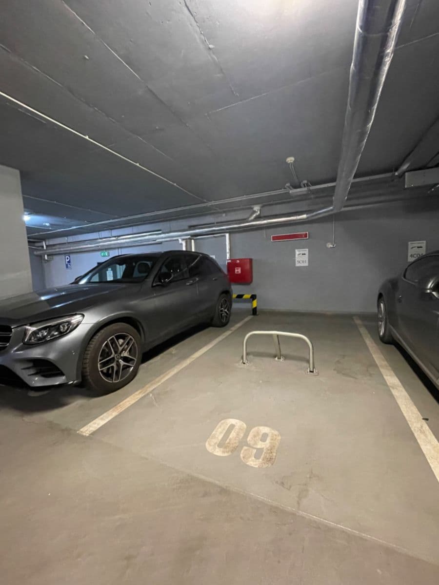 Prenájom bytu 3-izbový 95 m², Na Děkance, Praha, Praha Prenájom bytu 3-izbový 95 m², Na Děkance, Praha, Praha