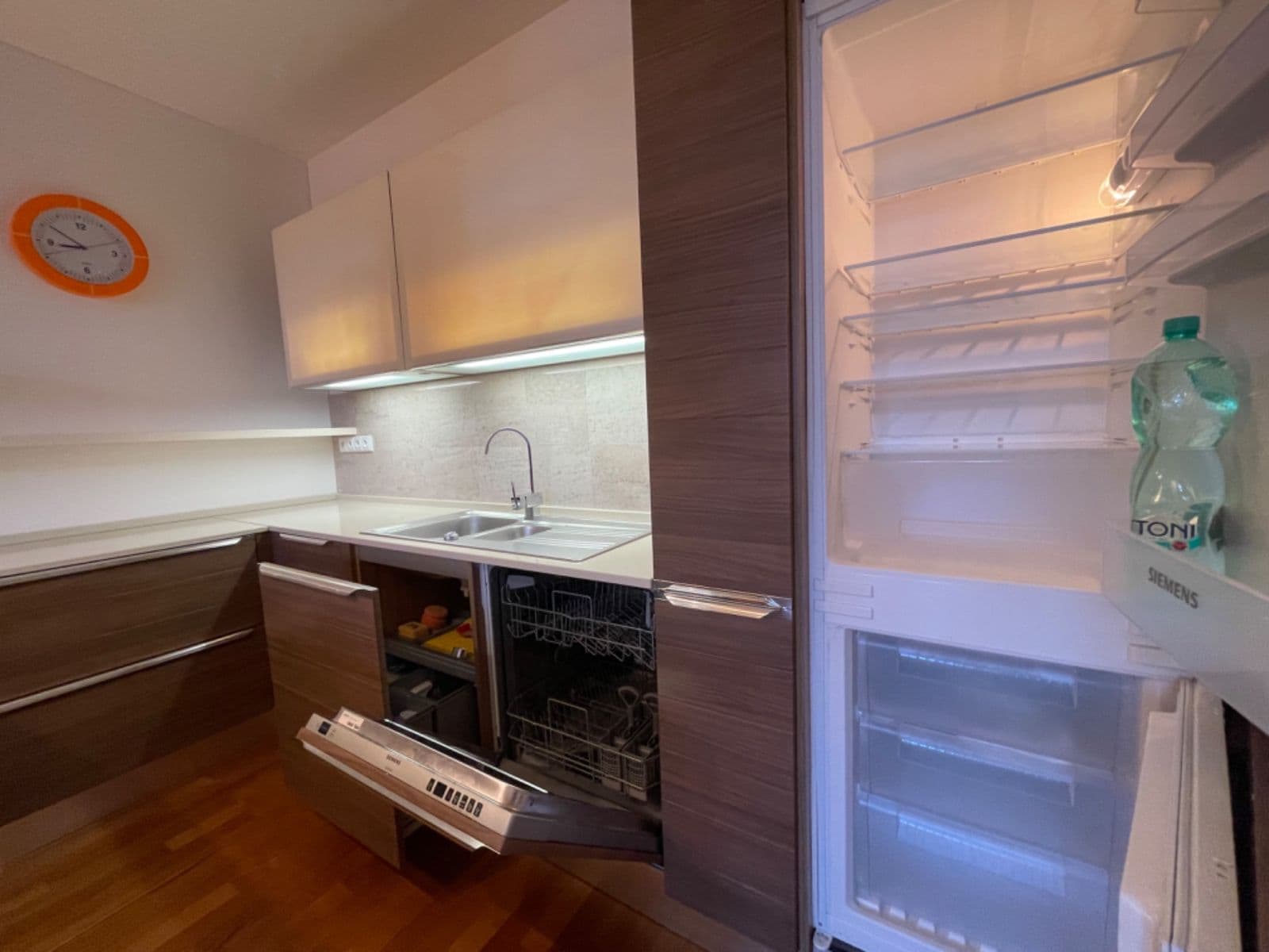 Prenájom bytu 3-izbový 95 m², Na Děkance, Praha, Praha Prenájom bytu 3-izbový 95 m², Na Děkance, Praha, Praha