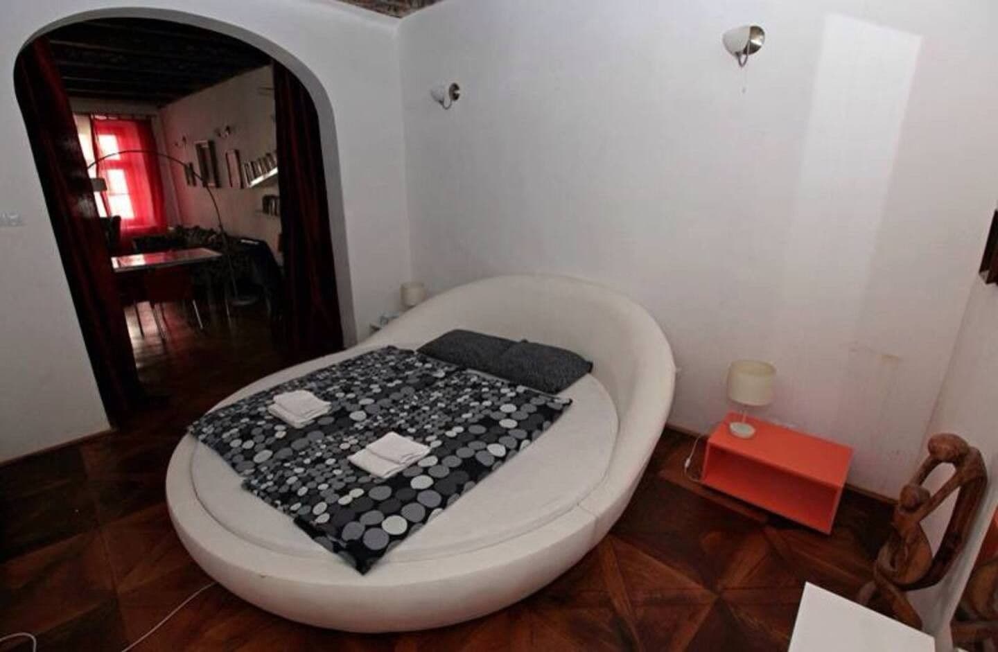 Prenájom bytu 130 m², Mostecká, Praha, Praha Prenájom bytu 130 m², Mostecká, Praha, Praha