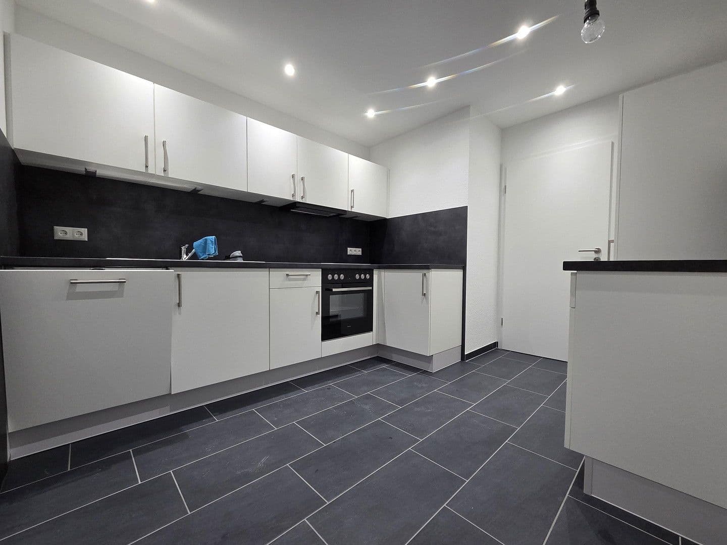 Prenájom bytu 3-izbový 70 m², Giesen, Dolné Sasko Prenájom bytu 3-izbový 70 m², Giesen, Dolné Sasko