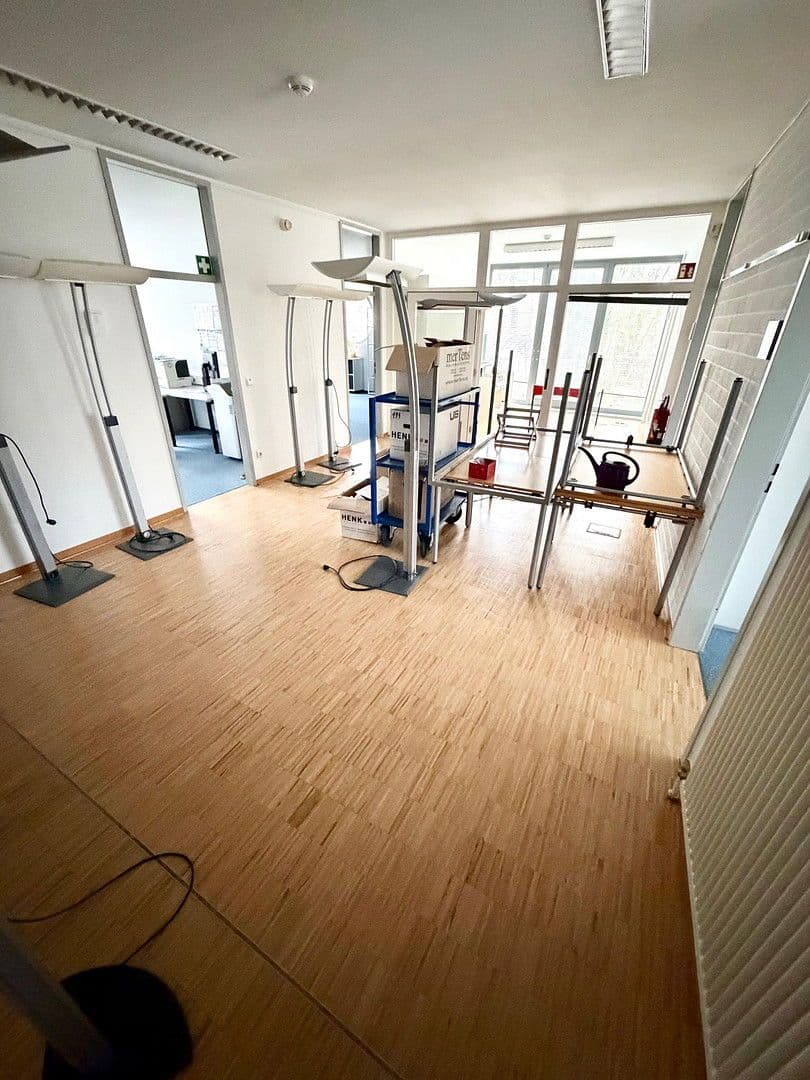 Prenájom kancelárie 275 m², Detmolder Str. 596-598, Bielefeld, Severné Porýnie - Westfálsko Prenájom kancelárie 275 m², Detmolder Str. 596-598, Bielefeld, Severné Porýnie - Westfálsko