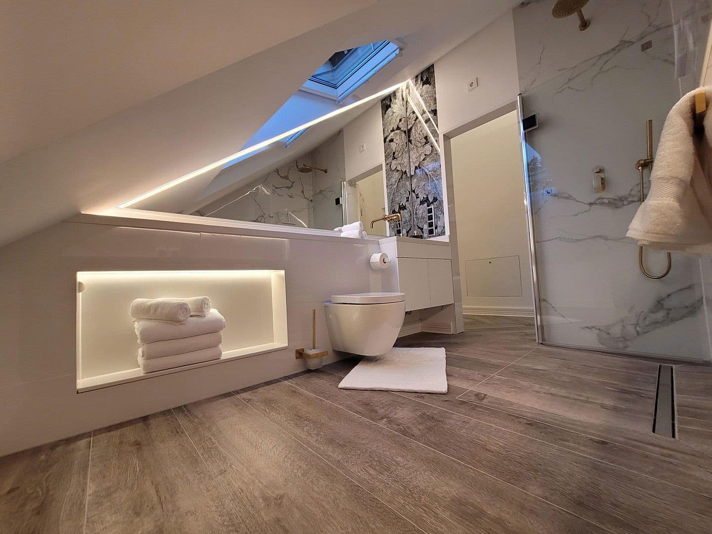 Predaj bytu 3-izbový 88 m², Bonn, Severné Porýnie - Westfálsko Predaj bytu 3-izbový 88 m², Bonn, Severné Porýnie - Westfálsko