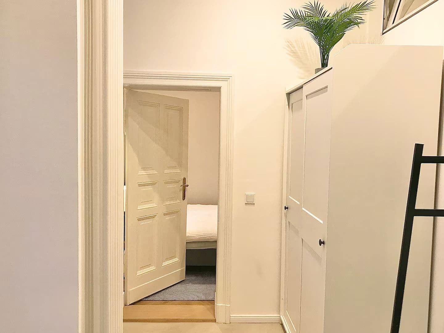 Prenájom bytu 4-izbový 102 m², Herderstraße 5, Berlin, Berlín Prenájom bytu 4-izbový 102 m², Herderstraße 5, Berlin, Berlín