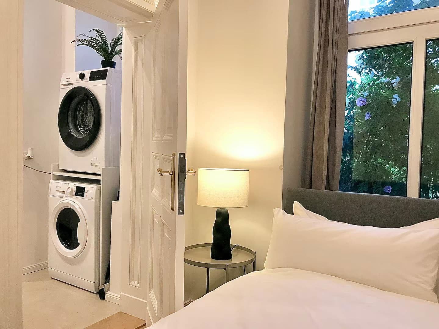 Prenájom bytu 4-izbový 102 m², Herderstraße 5, Berlin, Berlín Prenájom bytu 4-izbový 102 m², Herderstraße 5, Berlin, Berlín