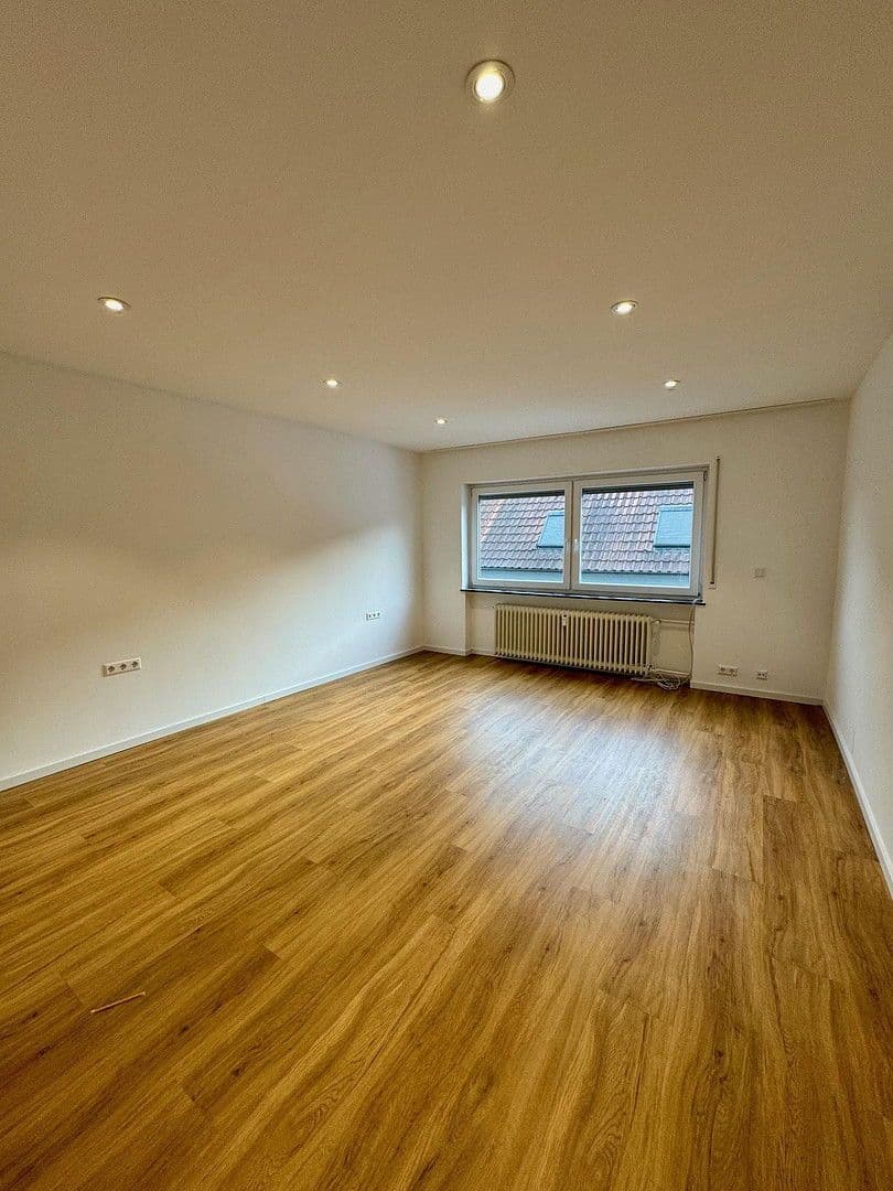 Prenájom bytu 3-izbový 108 m², Durmersheim, Bádensko-Wurttembersko Prenájom bytu 3-izbový 108 m², Durmersheim, Bádensko-Wurttembersko