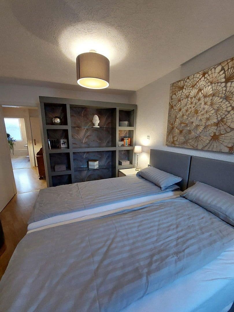 Prenájom bytu 4-izbový 80 m², Fellbach, Bádensko-Wurttembersko Prenájom bytu 4-izbový 80 m², Fellbach, Bádensko-Wurttembersko