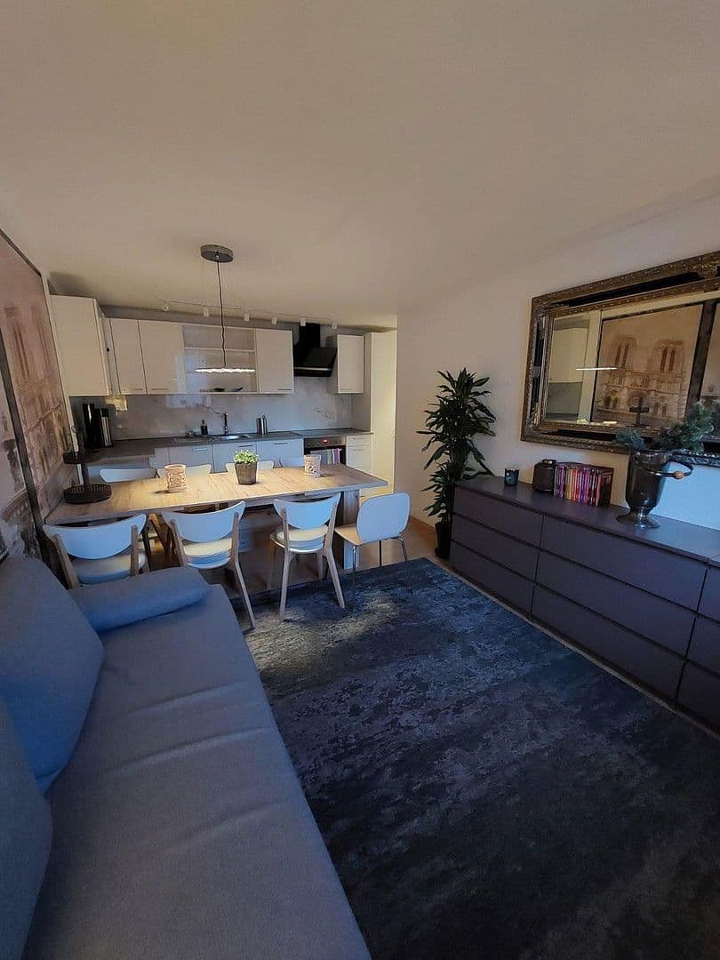 Prenájom bytu 4-izbový 80 m², Fellbach, Bádensko-Wurttembersko Prenájom bytu 4-izbový 80 m², Fellbach, Bádensko-Wurttembersko