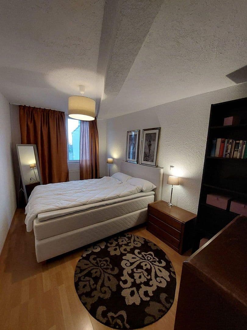 Prenájom bytu 4-izbový 80 m², Fellbach, Bádensko-Wurttembersko Prenájom bytu 4-izbový 80 m², Fellbach, Bádensko-Wurttembersko