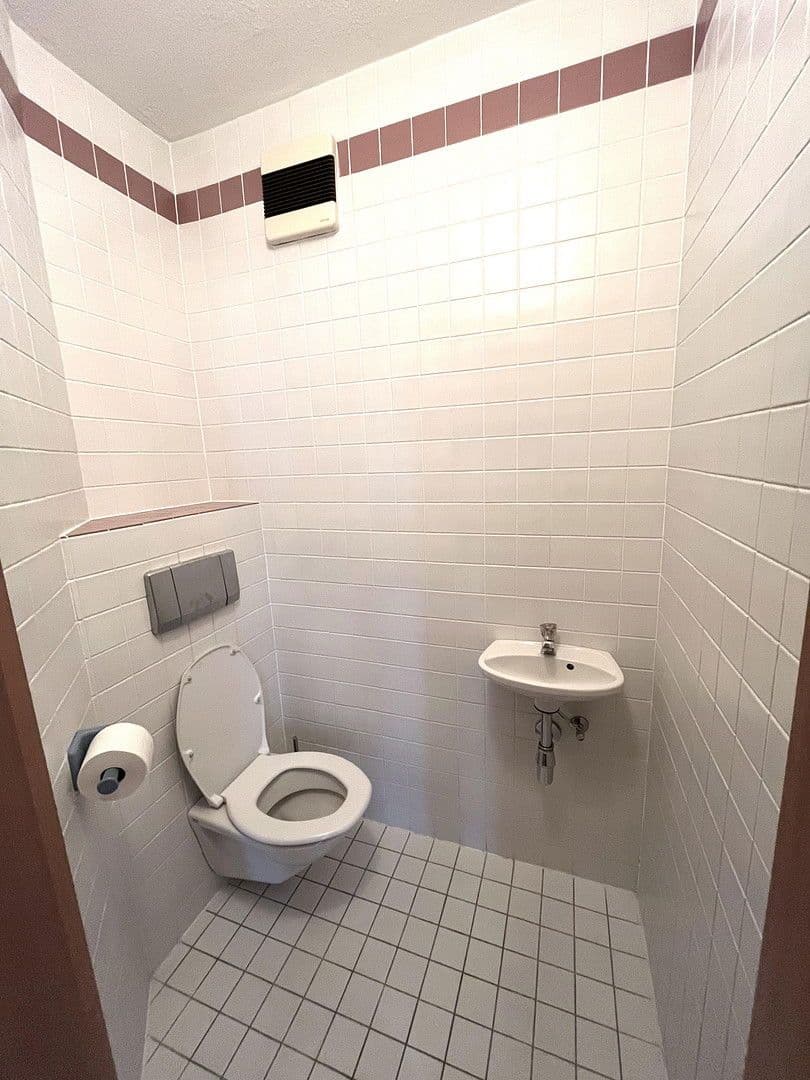 Prenájom bytu 3-izbový 95 m², Griesingergasse 26, Wien, Viedeň Prenájom bytu 3-izbový 95 m², Griesingergasse 26, Wien, Viedeň