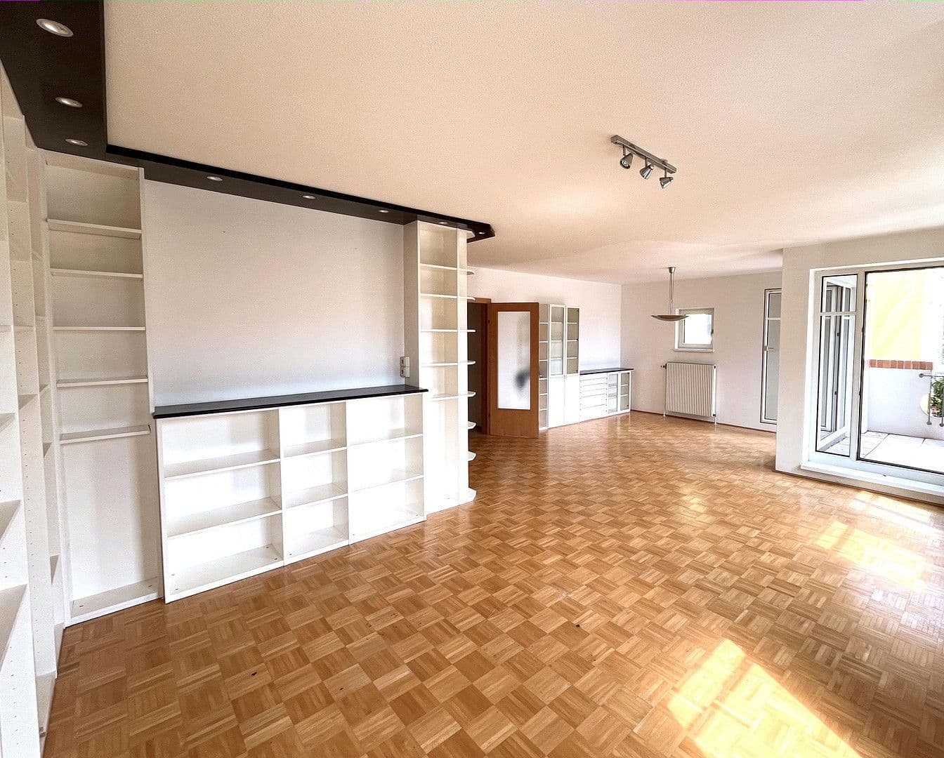 Prenájom bytu 3-izbový 95 m², Griesingergasse 26, Wien, Viedeň Prenájom bytu 3-izbový 95 m², Griesingergasse 26, Wien, Viedeň