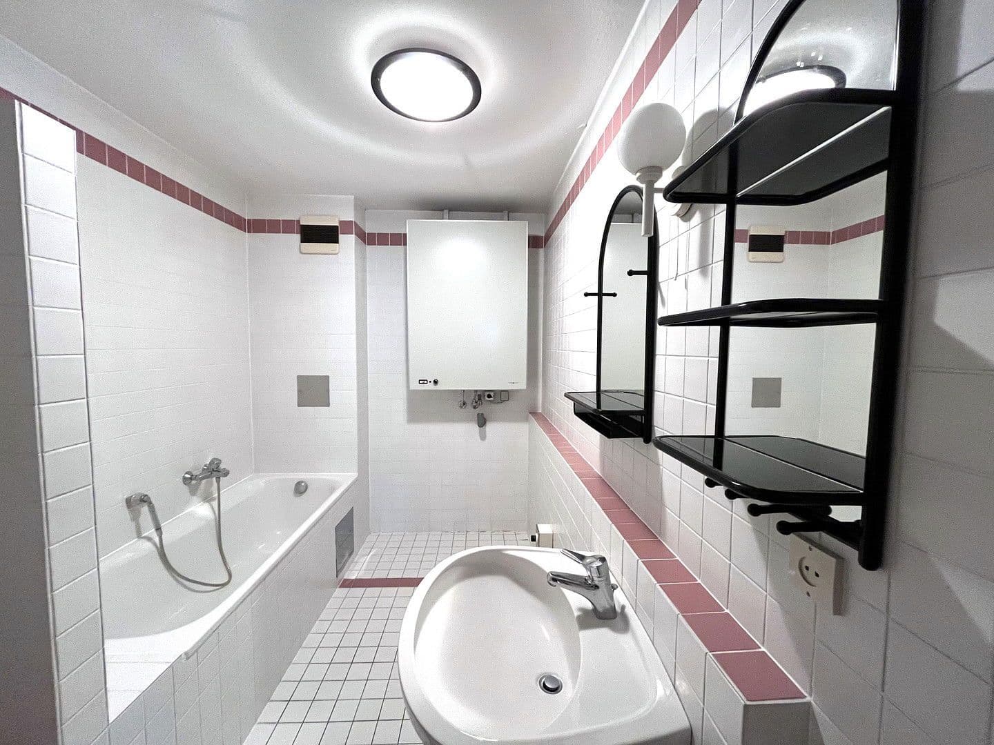 Prenájom bytu 3-izbový 95 m², Griesingergasse 26, Wien, Viedeň Prenájom bytu 3-izbový 95 m², Griesingergasse 26, Wien, Viedeň