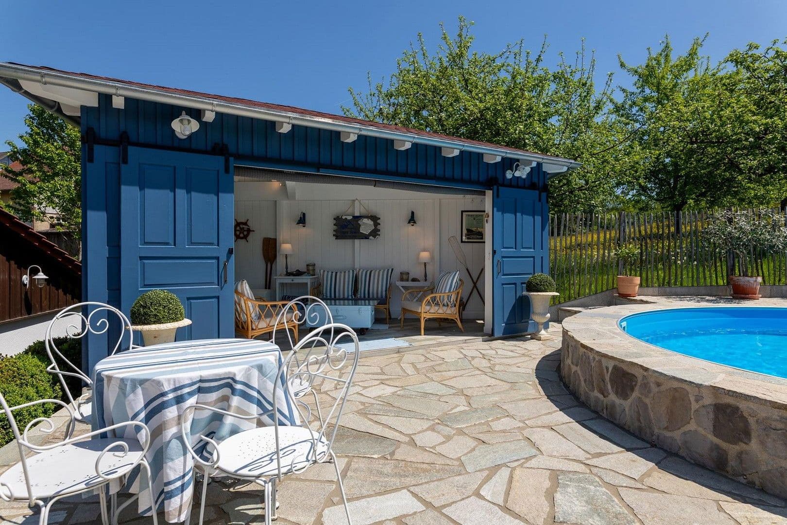 Predaj domu 220 m², pozemek 1.329 m², Stühlingen, Bádensko-Wurttembersko Predaj domu 220 m², pozemek 1.329 m², Stühlingen, Bádensko-Wurttembersko