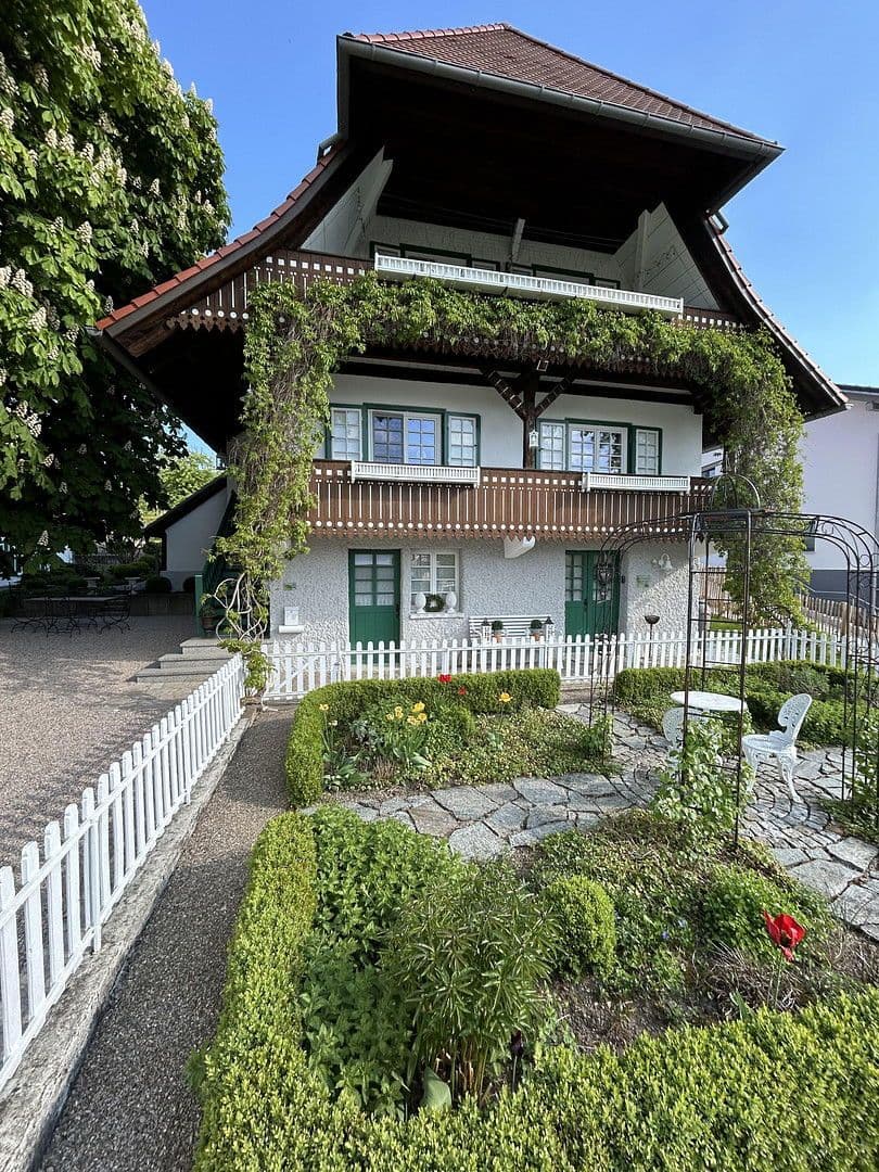 Predaj domu 220 m², pozemek 1.329 m², Stühlingen, Bádensko-Wurttembersko Predaj domu 220 m², pozemek 1.329 m², Stühlingen, Bádensko-Wurttembersko