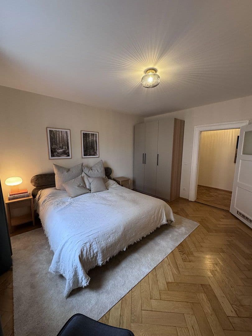 Prenájom bytu 3-izbový 80 m², Schedelstraße 11, München, Bavorsko Prenájom bytu 3-izbový 80 m², Schedelstraße 11, München, Bavorsko