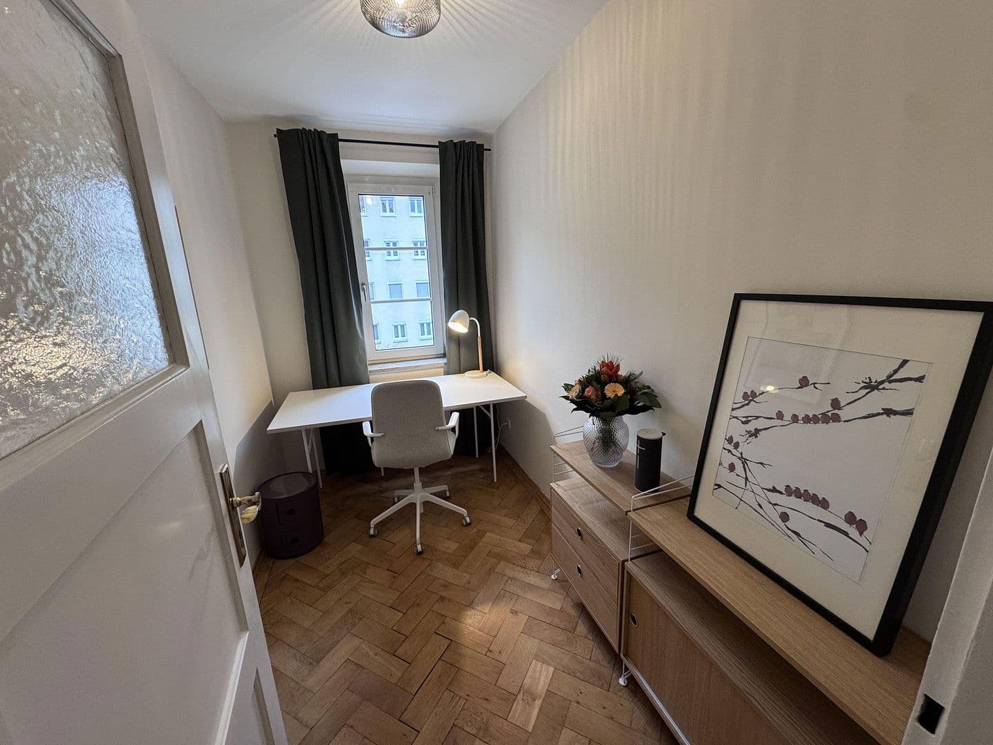 Prenájom bytu 3-izbový 80 m², Schedelstraße 11, München, Bavorsko Prenájom bytu 3-izbový 80 m², Schedelstraße 11, München, Bavorsko