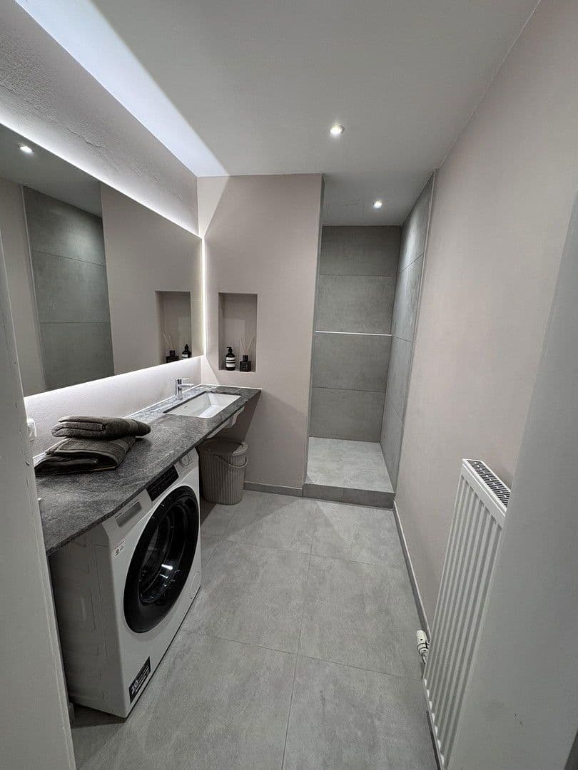 Prenájom bytu 3-izbový 80 m², Schedelstraße 11, München, Bavorsko Prenájom bytu 3-izbový 80 m², Schedelstraße 11, München, Bavorsko