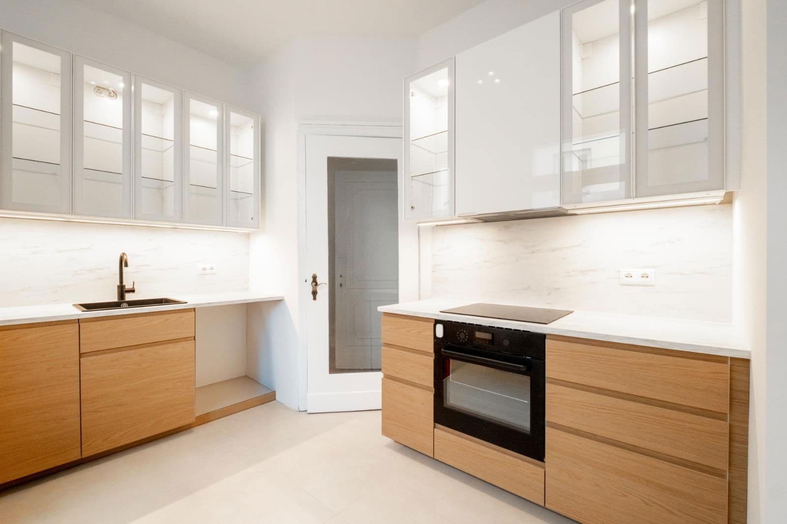 Prenájom bytu 3-izbový 96 m², Lübeck, Šlezvicko-Holštajnsko Prenájom bytu 3-izbový 96 m², Lübeck, Šlezvicko-Holštajnsko