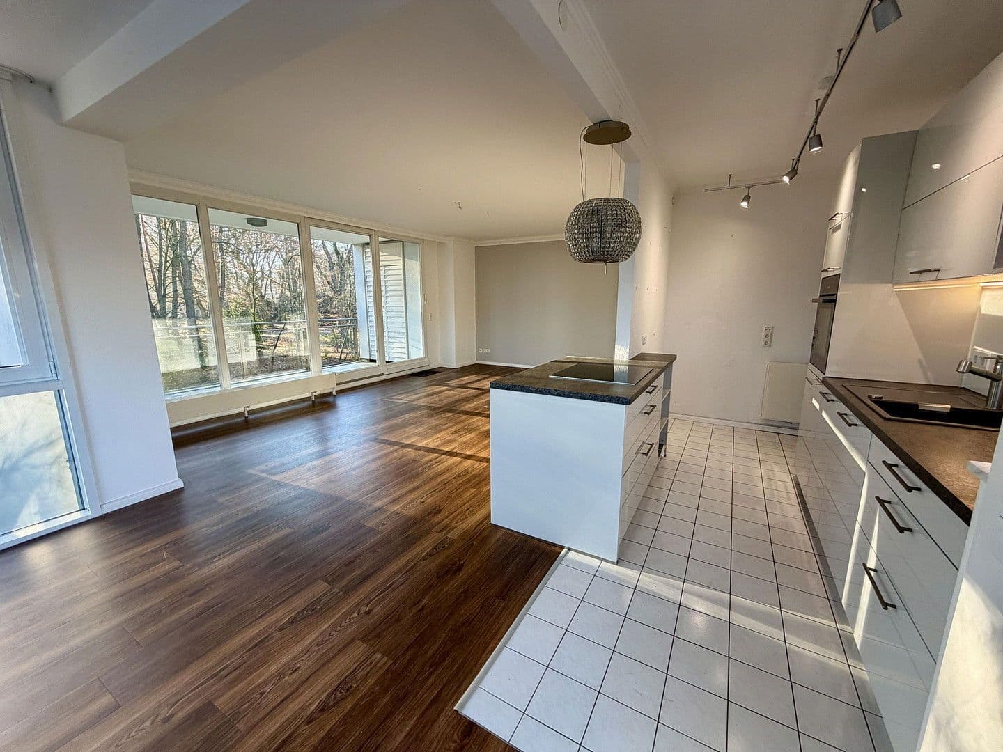 Predaj bytu 2-izbový 85 m², Bremen, Brémy Predaj bytu 2-izbový 85 m², Bremen, Brémy