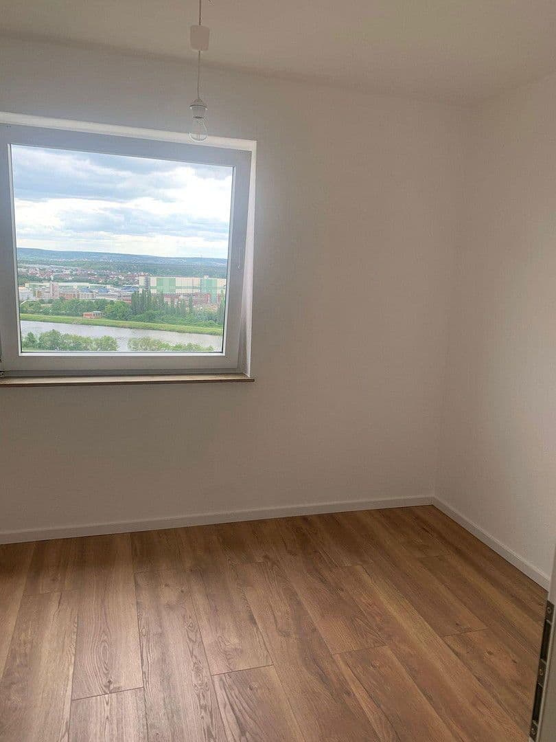 Prenájom bytu 4-izbový 103 m², Behringstr. 23, Mainaschaff, Bavorsko Prenájom bytu 4-izbový 103 m², Behringstr. 23, Mainaschaff, Bavorsko