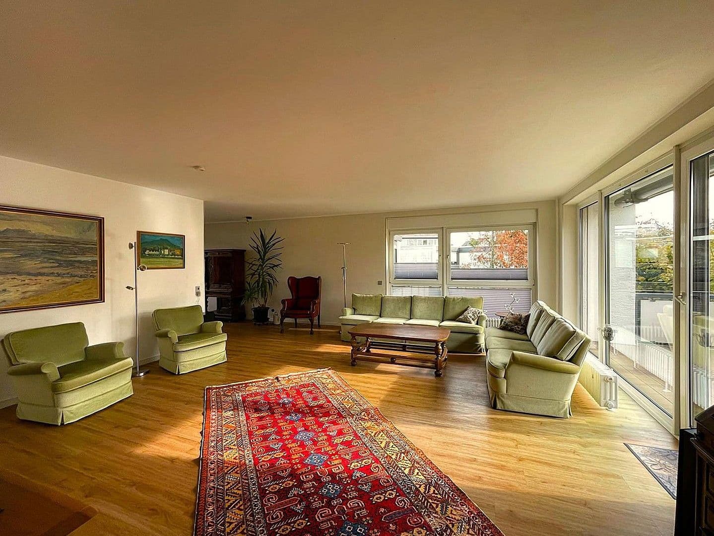 Prenájom bytu 4-izbový 135 m², Dietzenbach, Hesensko Prenájom bytu 4-izbový 135 m², Dietzenbach, Hesensko