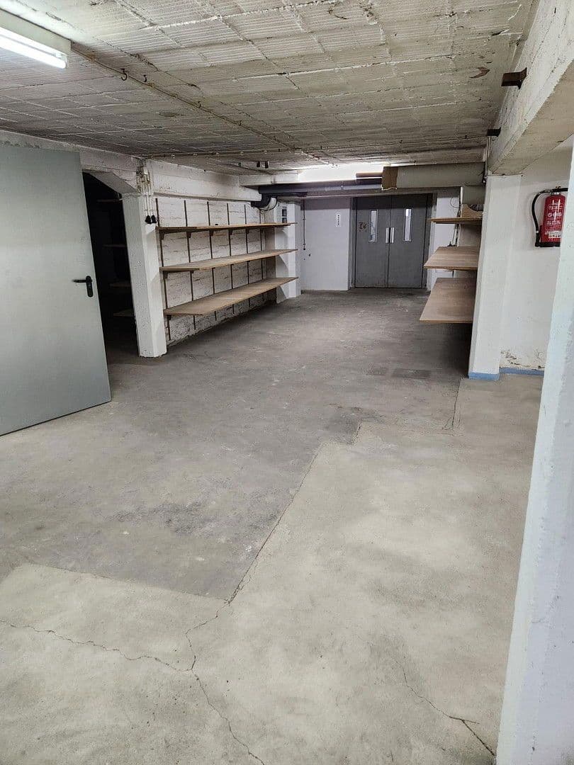 Prenájom nebytového priestoru 330 m², Osnabrück, Dolné Sasko Prenájom nebytového priestoru 330 m², Osnabrück, Dolné Sasko