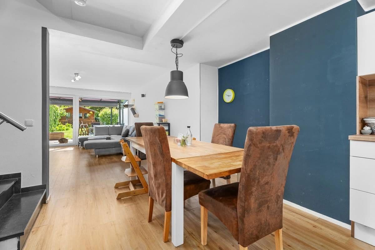 Predaj domu 175 m², pozemek 200 m², Goldammerweg 122b, Aachen, Severné Porýnie - Westfálsko Predaj domu 175 m², pozemek 200 m², Goldammerweg 122b, Aachen, Severné Porýnie - Westfálsko