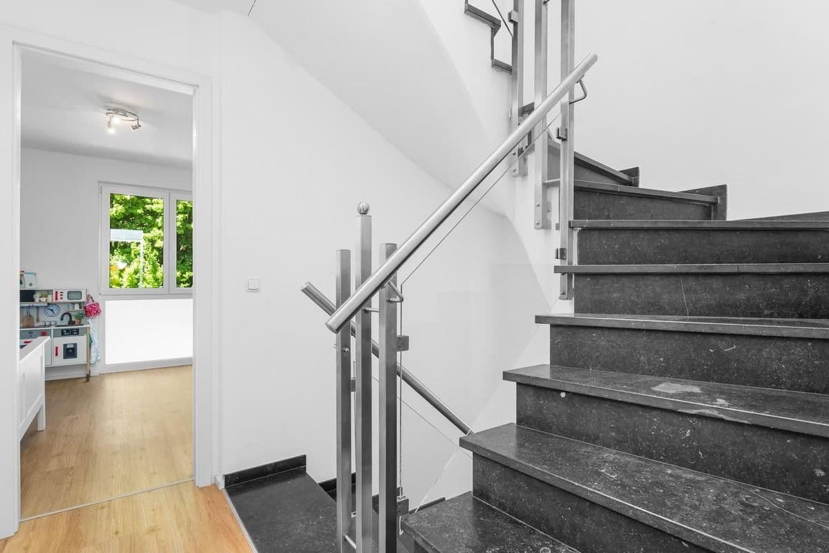 Predaj domu 175 m², pozemek 200 m², Goldammerweg 122b, Aachen, Severné Porýnie - Westfálsko Predaj domu 175 m², pozemek 200 m², Goldammerweg 122b, Aachen, Severné Porýnie - Westfálsko