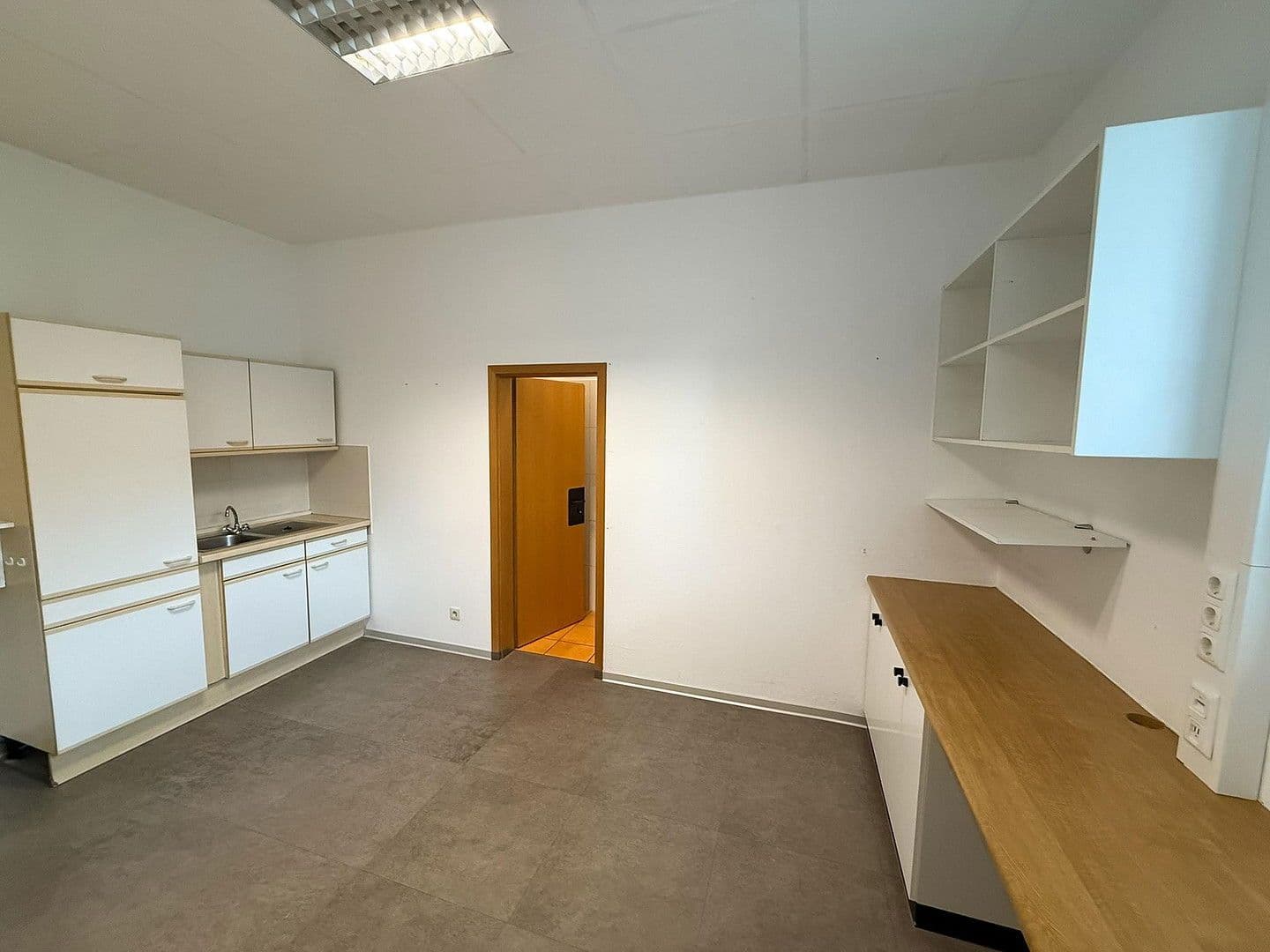 Predaj kancelárie 192 m², Bad Brückenau, Bavorsko Predaj kancelárie 192 m², Bad Brückenau, Bavorsko