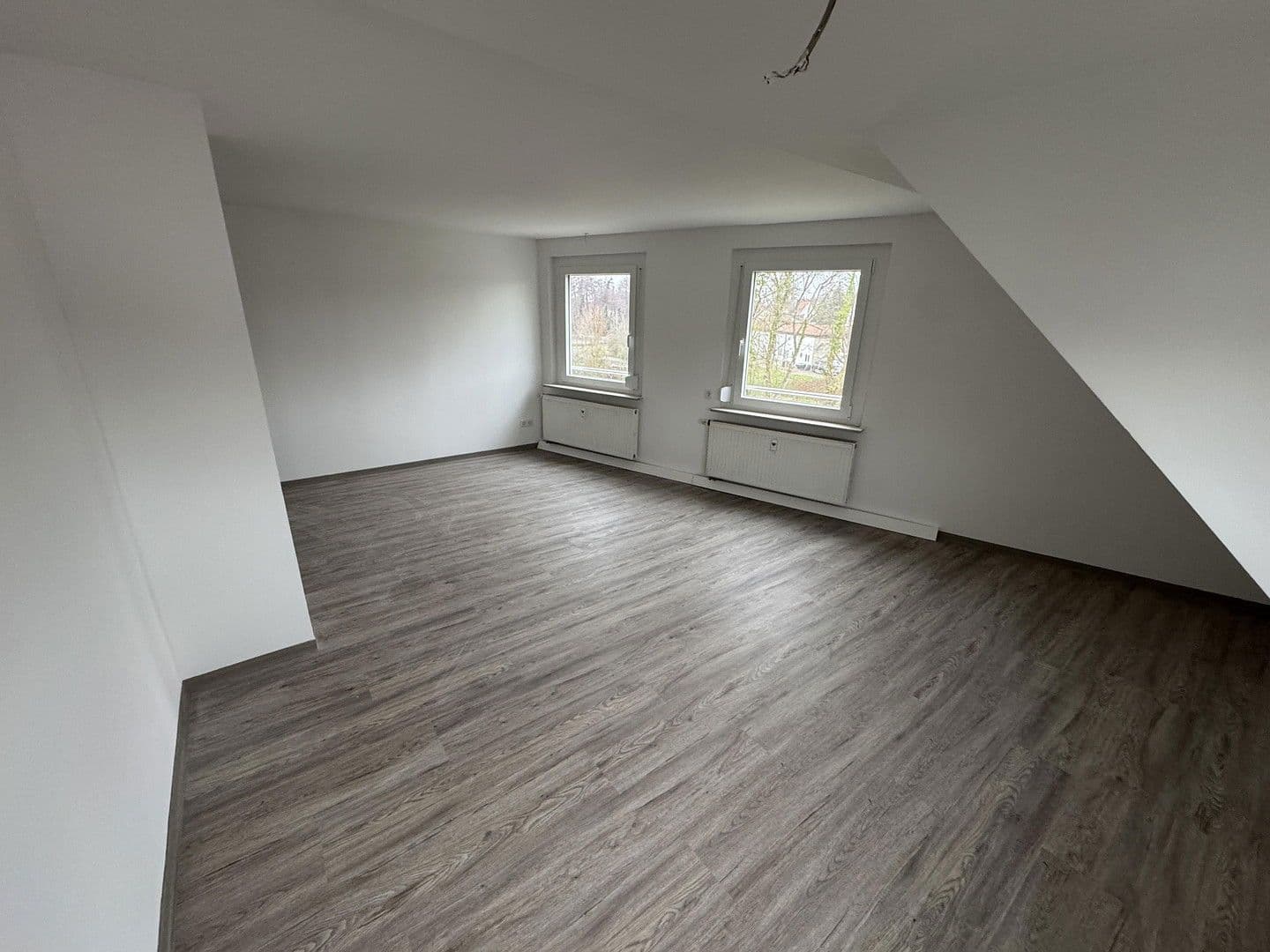 Prenájom bytu 4-izbový 155 m², Hintere Dorfstraße 27, Sulzbach am Main, Bavorsko Prenájom bytu 4-izbový 155 m², Hintere Dorfstraße 27, Sulzbach am Main, Bavorsko