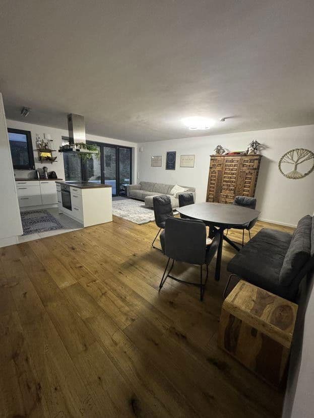 Prenájom bytu 4-izbový 124 m², Dorfstraße 13a, Germering, Bavorsko Prenájom bytu 4-izbový 124 m², Dorfstraße 13a, Germering, Bavorsko