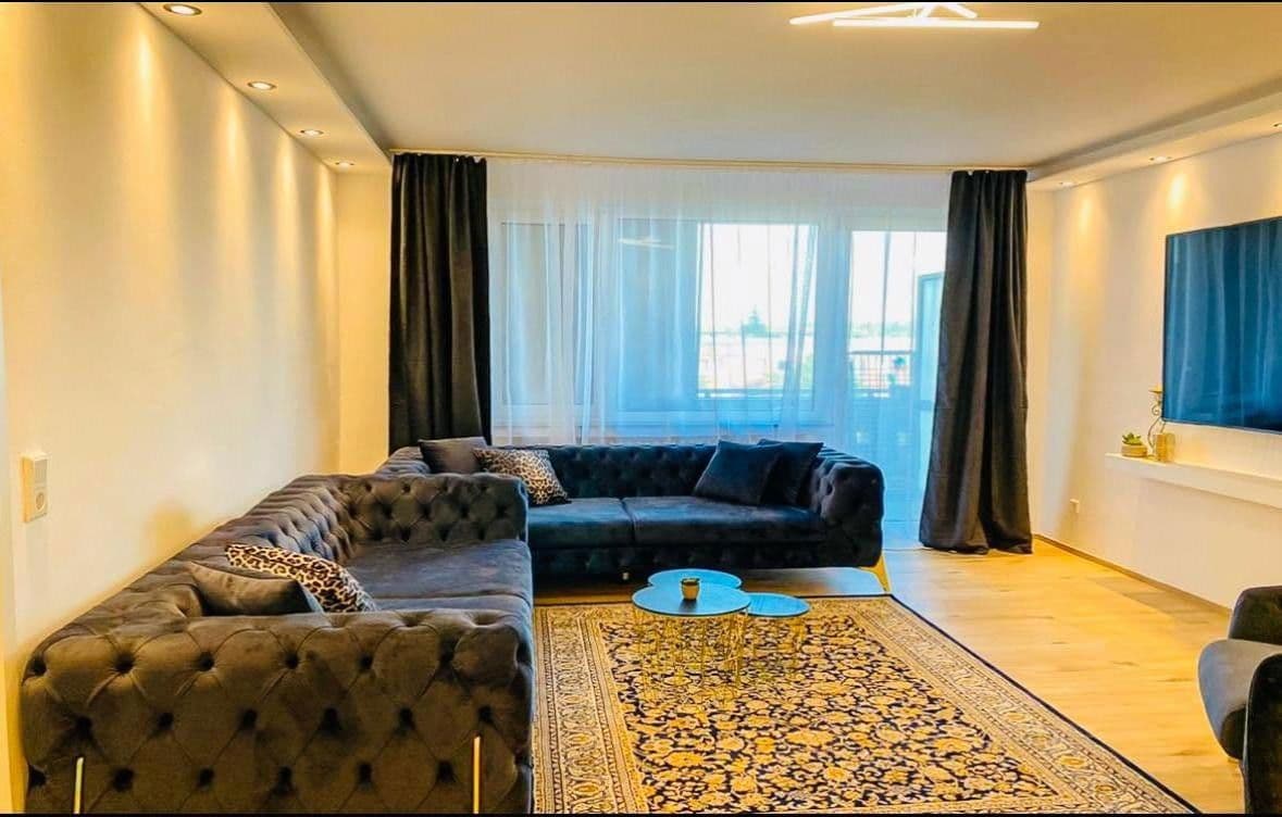 Prenájom bytu 3-izbový 92 m², Köln, Severné Porýnie - Westfálsko Prenájom bytu 3-izbový 92 m², Köln, Severné Porýnie - Westfálsko