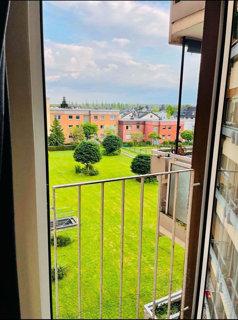 Prenájom bytu 3-izbový 92 m², Köln, Severné Porýnie - Westfálsko Prenájom bytu 3-izbový 92 m², Köln, Severné Porýnie - Westfálsko