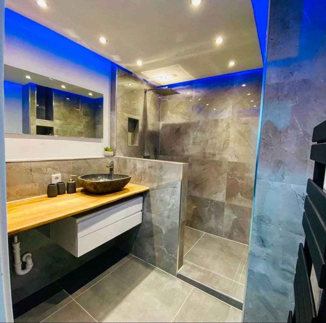 Prenájom bytu 3-izbový 92 m², Köln, Severné Porýnie - Westfálsko Prenájom bytu 3-izbový 92 m², Köln, Severné Porýnie - Westfálsko