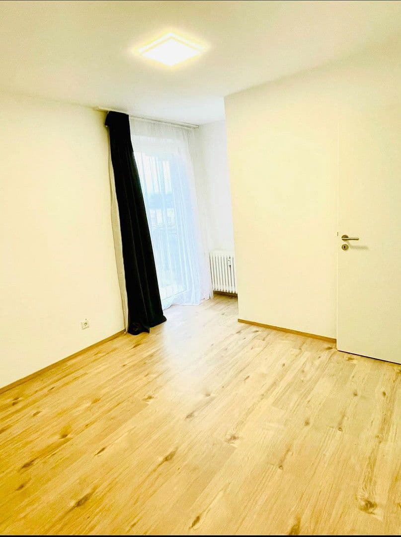 Prenájom bytu 3-izbový 92 m², Köln, Severné Porýnie - Westfálsko Prenájom bytu 3-izbový 92 m², Köln, Severné Porýnie - Westfálsko