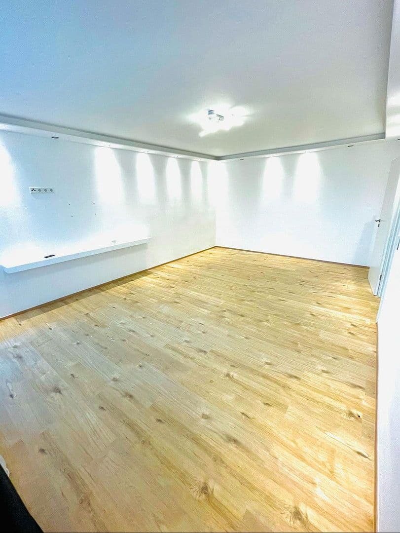 Prenájom bytu 3-izbový 92 m², Köln, Severné Porýnie - Westfálsko Prenájom bytu 3-izbový 92 m², Köln, Severné Porýnie - Westfálsko