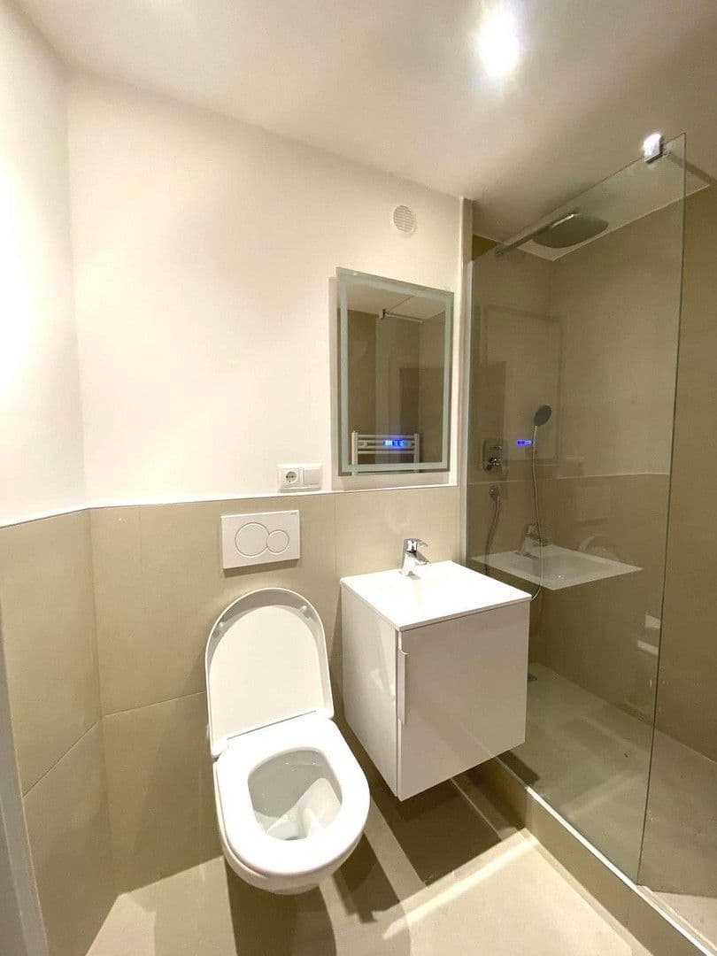 Prenájom bytu 1-izbový 27 m², Lerchenauerstr. 12, München, Bavorsko Prenájom bytu 1-izbový 27 m², Lerchenauerstr. 12, München, Bavorsko