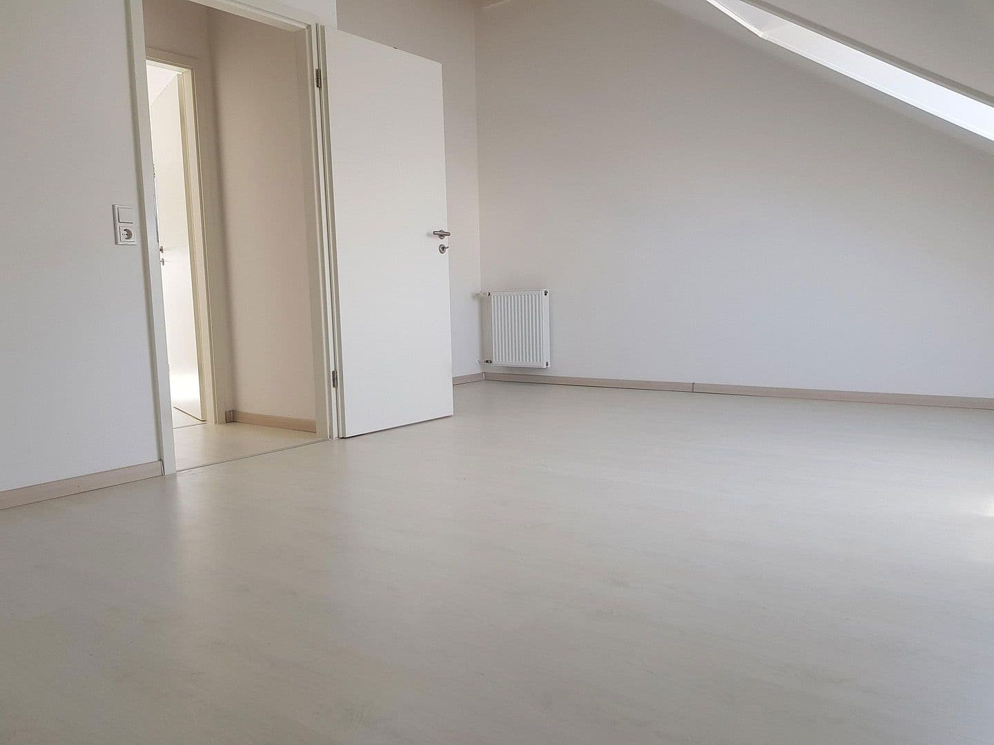 Predaj domu 116 m², pozemek 195 m², Weinheim, Bádensko-Wurttembersko Predaj domu 116 m², pozemek 195 m², Weinheim, Bádensko-Wurttembersko