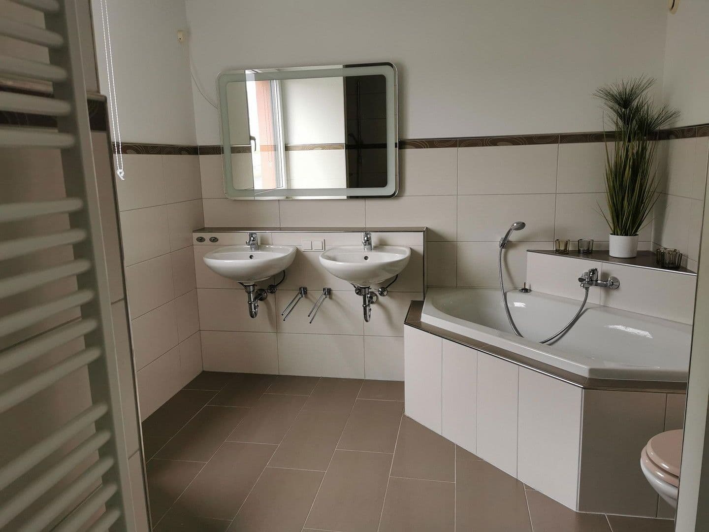 Predaj domu 116 m², pozemek 195 m², Weinheim, Bádensko-Wurttembersko Predaj domu 116 m², pozemek 195 m², Weinheim, Bádensko-Wurttembersko