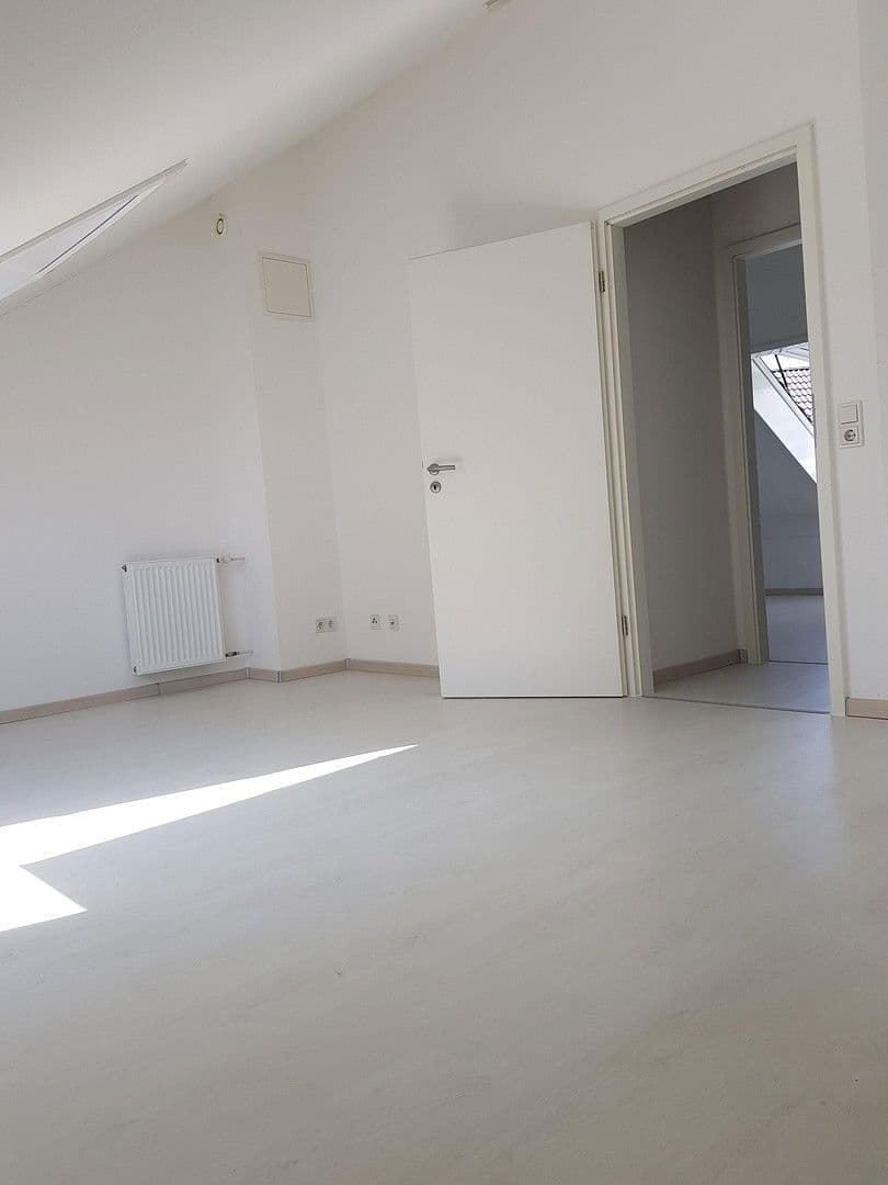 Predaj domu 116 m², pozemek 195 m², Weinheim, Bádensko-Wurttembersko Predaj domu 116 m², pozemek 195 m², Weinheim, Bádensko-Wurttembersko