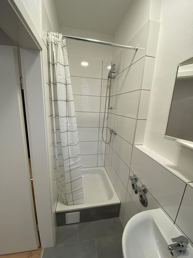 Prenájom bytu 1-izbový 30 m², Mannheim, Bádensko-Wurttembersko Prenájom bytu 1-izbový 30 m², Mannheim, Bádensko-Wurttembersko