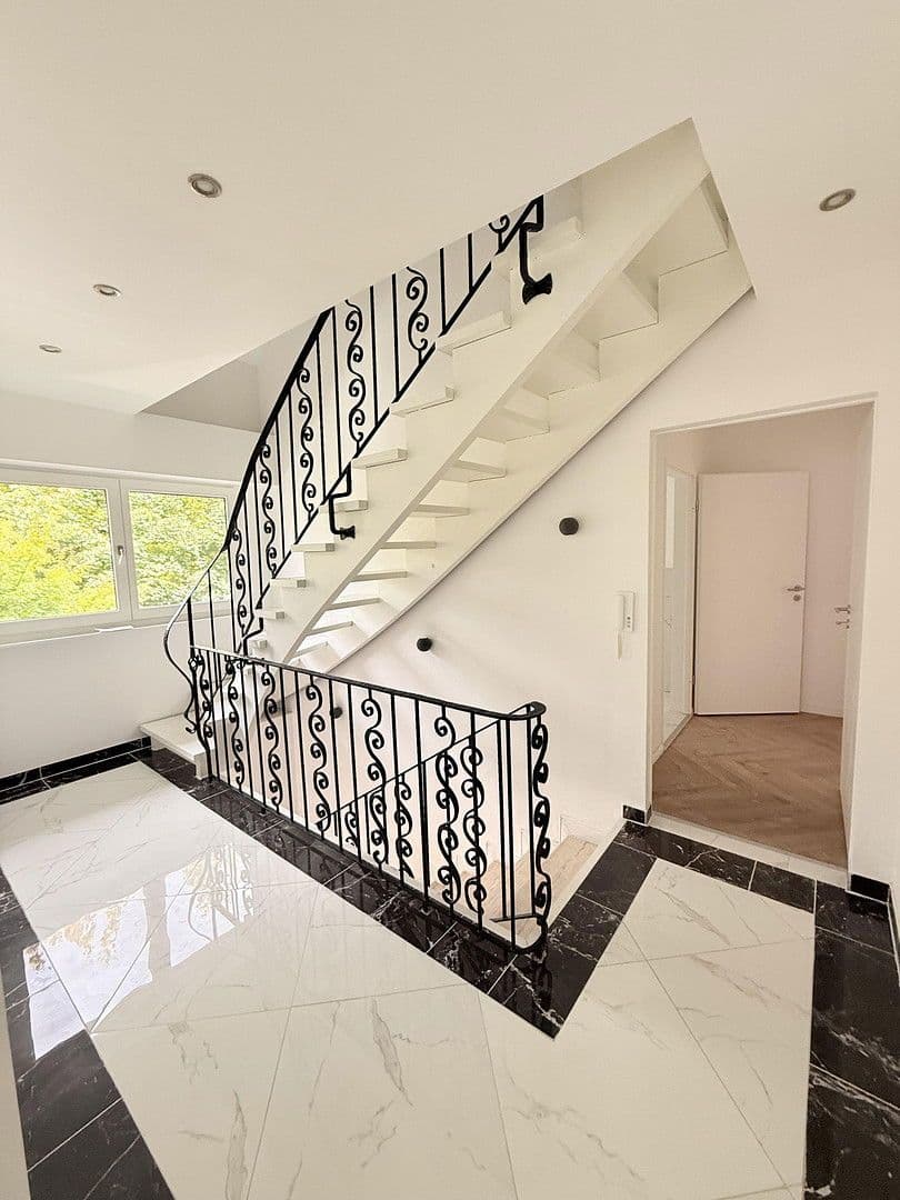 Predaj domu 240 m², pozemek 840 m², Oelmühler Straße 15, Hagen, Severné Porýnie - Westfálsko Predaj domu 240 m², pozemek 840 m², Oelmühler Straße 15, Hagen, Severné Porýnie - Westfálsko