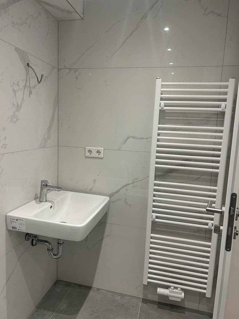 Prenájom bytu 4-izbový 115 m², Wörrstadt, Porýnie-Falcko Prenájom bytu 4-izbový 115 m², Wörrstadt, Porýnie-Falcko