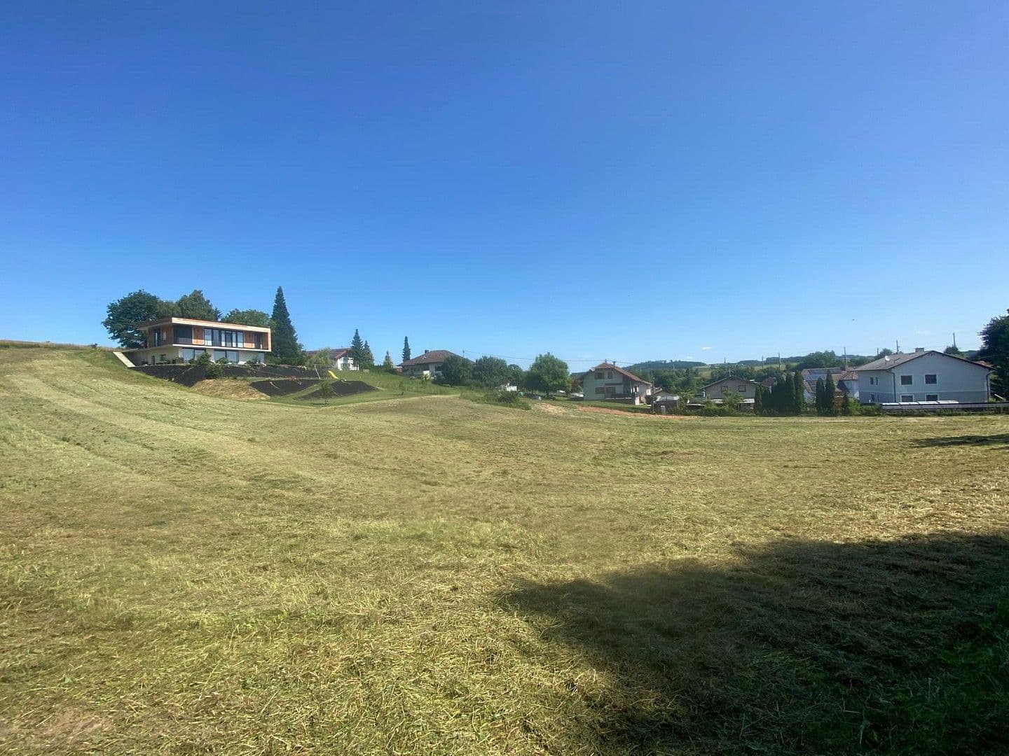 Predaj pozemku 698 m², Aichetstraße 1, Krenglbach, Horné Rakúsko Predaj pozemku 698 m², Aichetstraße 1, Krenglbach, Horné Rakúsko