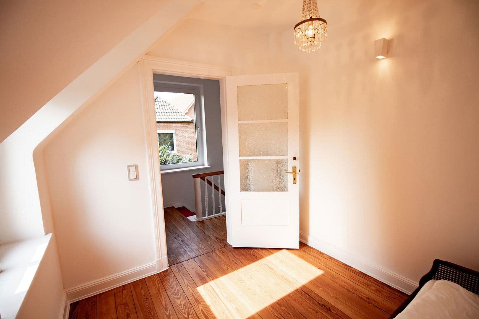 Predaj domu 130 m², pozemek 450 m², Teichstraße 7, Wentorf bei Hamburg, Šlezvicko-Holštajnsko Predaj domu 130 m², pozemek 450 m², Teichstraße 7, Wentorf bei Hamburg, Šlezvicko-Holštajnsko