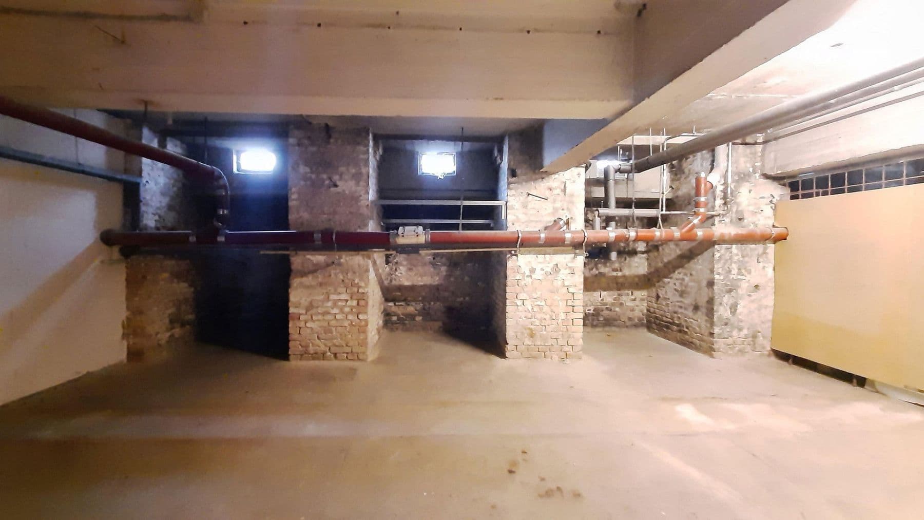 Prenájom nebytového priestoru 42 m², Niemetzstr.47-49, Berlin, Berlín Prenájom nebytového priestoru 42 m², Niemetzstr.47-49, Berlin, Berlín