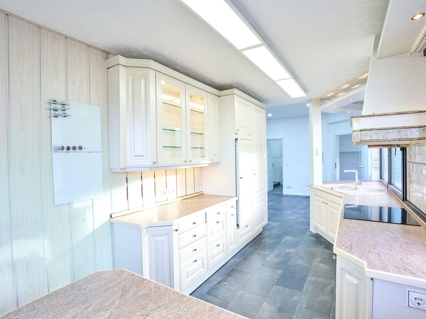 Predaj domu 332 m², pozemek 637 m², Untergruppenbach, Bádensko-Wurttembersko Predaj domu 332 m², pozemek 637 m², Untergruppenbach, Bádensko-Wurttembersko